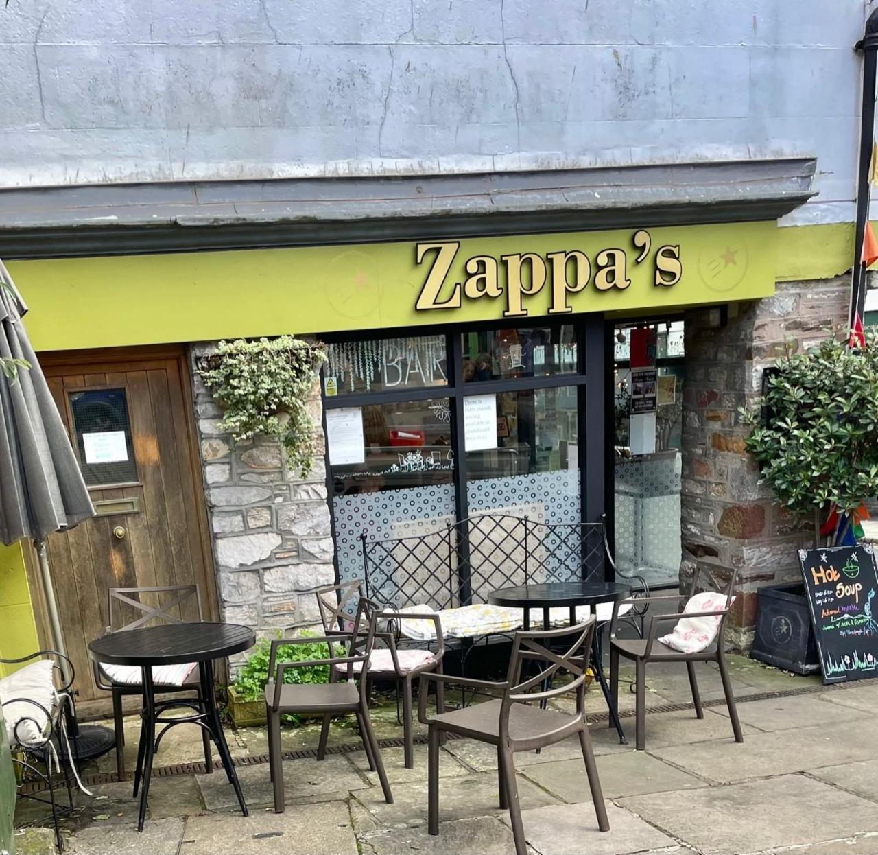 The Totnes Guest House. Upstairs At Zappa'S Exterior foto